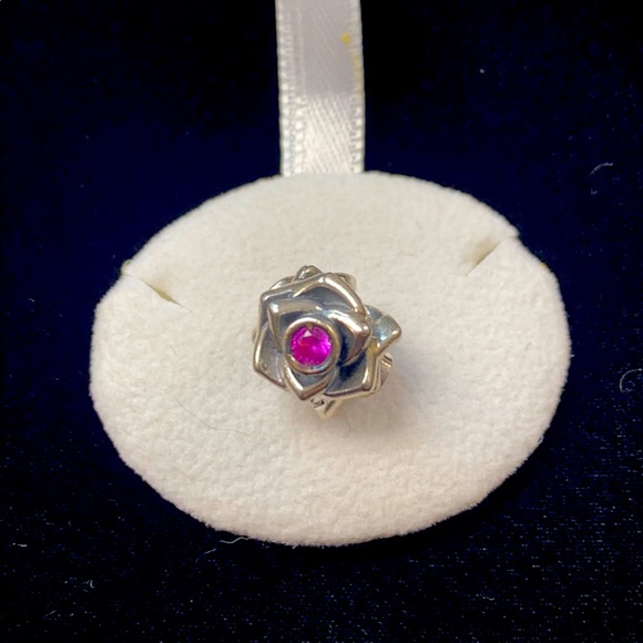 Chamilia Jewelry - Chamilia charm: flower